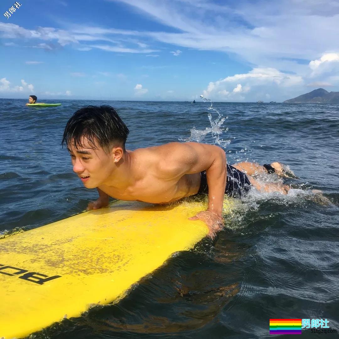 读护理的大学男生,不仅超帅还有肌肉身材 - 51虹马