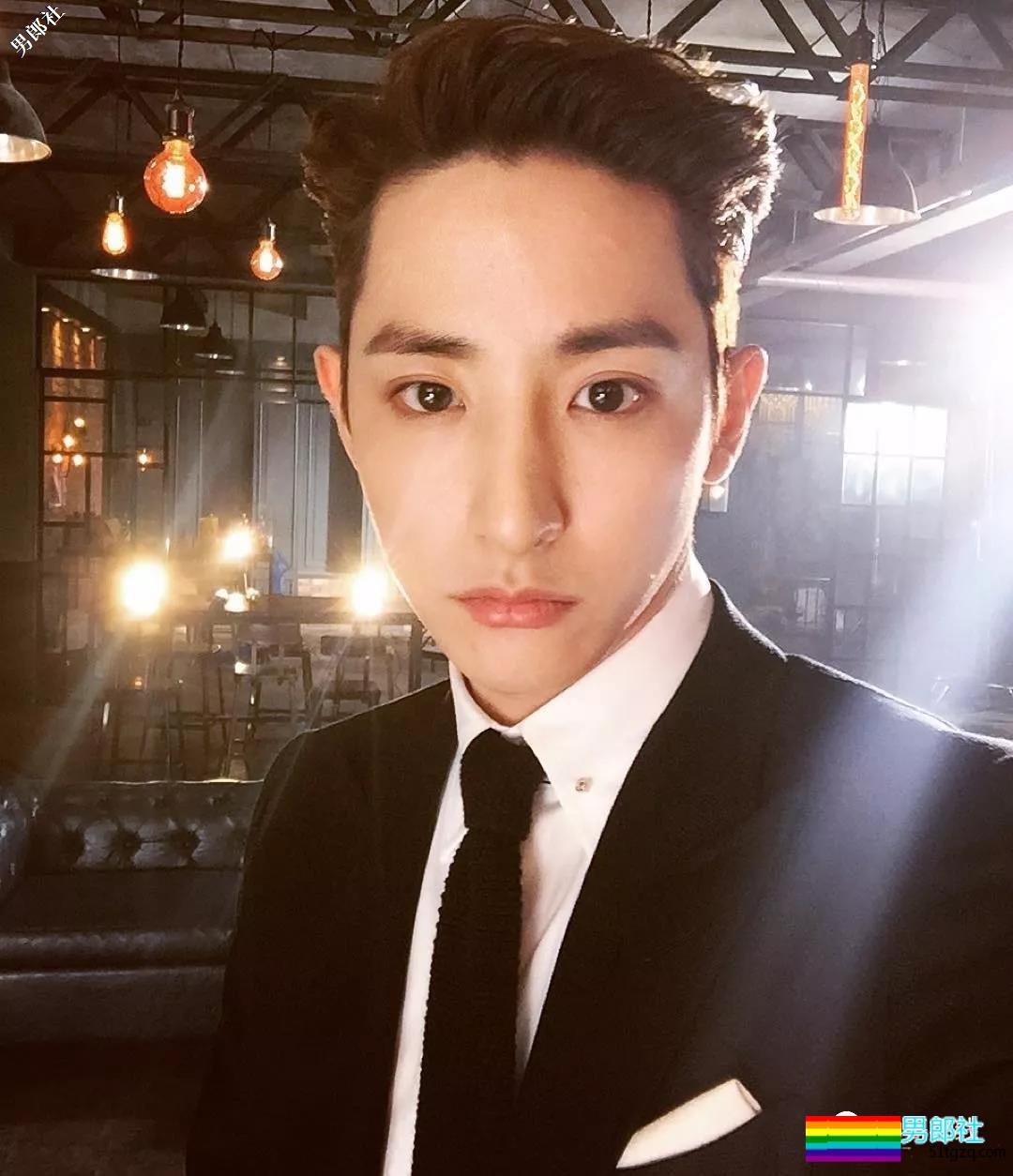 神颜长腿男模正装制服+巧克力腹肌，多看几眼会留鼻血！ - 51虹马