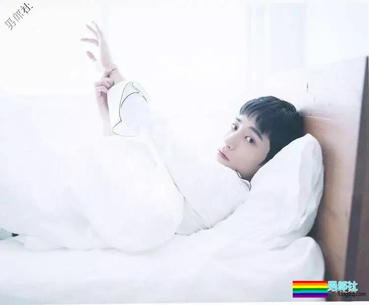 神颜长腿男模正装制服+巧克力腹肌,多看几眼会留鼻血! - 51虹马 神颜长腿男模正装制服+巧克力腹肌,多看几眼会留鼻血! - 51虹马