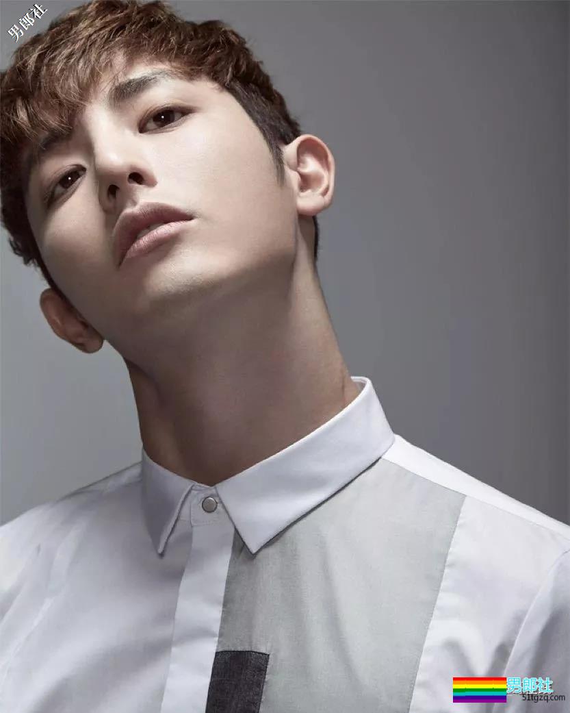 神颜长腿男模正装制服+巧克力腹肌,多看几眼会留鼻血! - 51虹马 神颜长腿男模正装制服+巧克力腹肌,多看几眼会留鼻血! - 51虹马