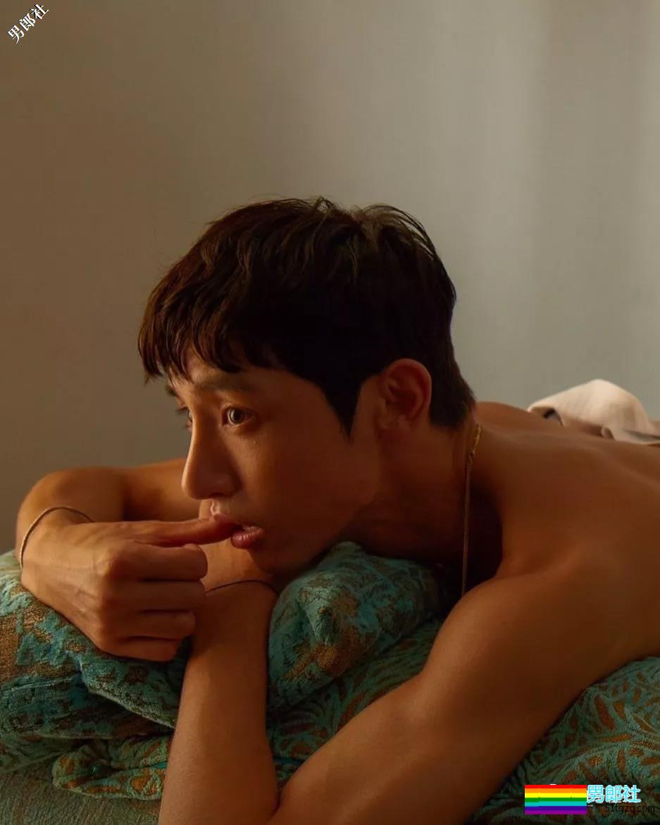 神颜长腿男模正装制服+巧克力腹肌，多看几眼会留鼻血！ - 51虹马