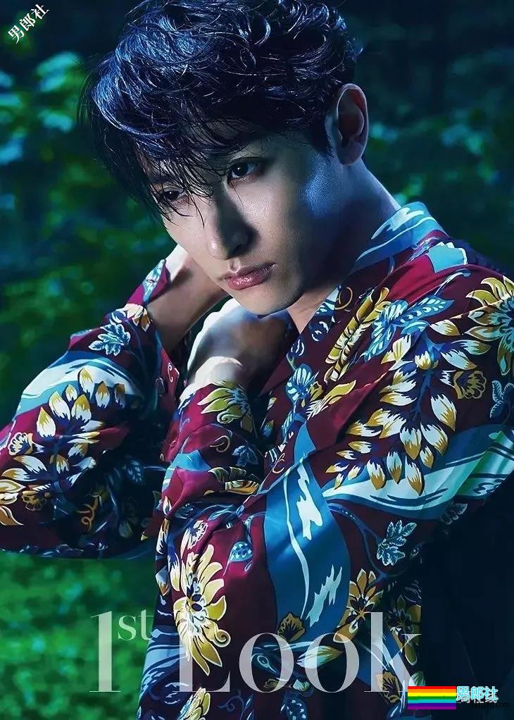 神颜长腿男模正装制服+巧克力腹肌,多看几眼会留鼻血! - 51虹马 神颜长腿男模正装制服+巧克力腹肌,多看几眼会留鼻血! - 51虹马