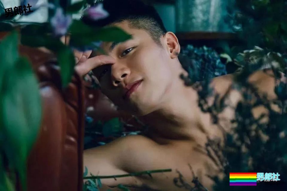 颜值很能打的小奶狗，精瘦六块腹肌迷倒多少汉纸? - 51虹马