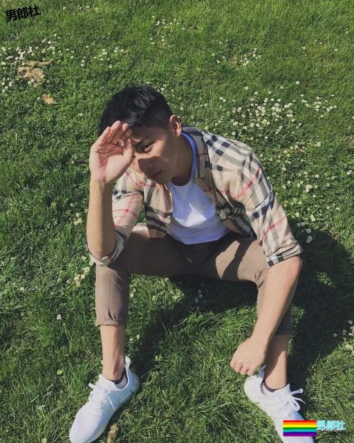 颜值很能打的小奶狗，精瘦六块腹肌迷倒多少汉纸? - 51虹马