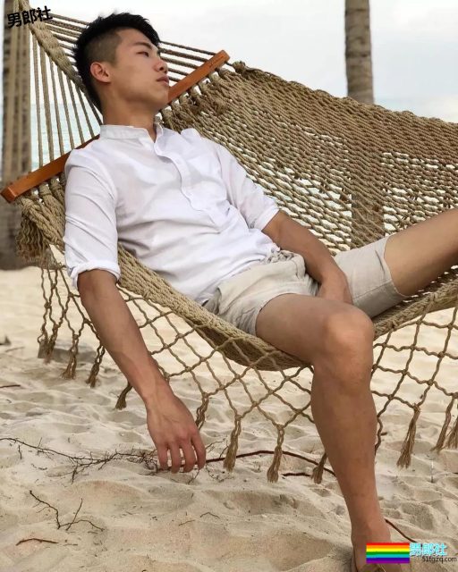 颜值很能打的小奶狗，精瘦六块腹肌迷倒多少汉纸? - 51虹马