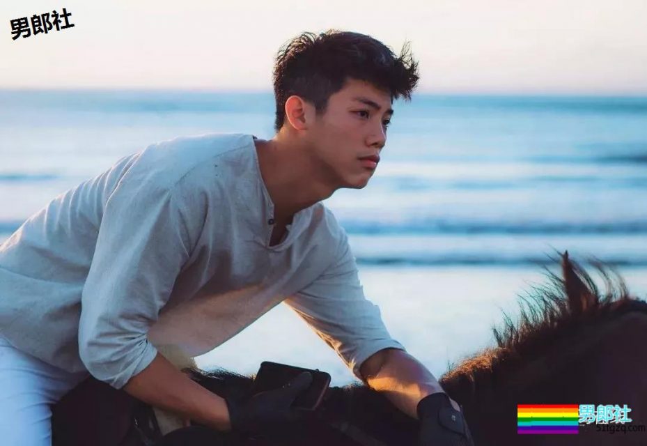 颜值很能打的小奶狗，精瘦六块腹肌迷倒多少汉纸? - 51虹马