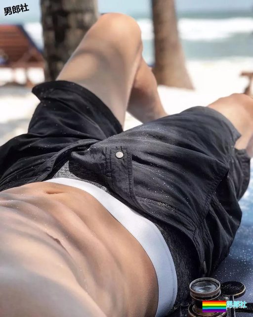 颜值很能打的小奶狗，精瘦六块腹肌迷倒多少汉纸? - 51虹马