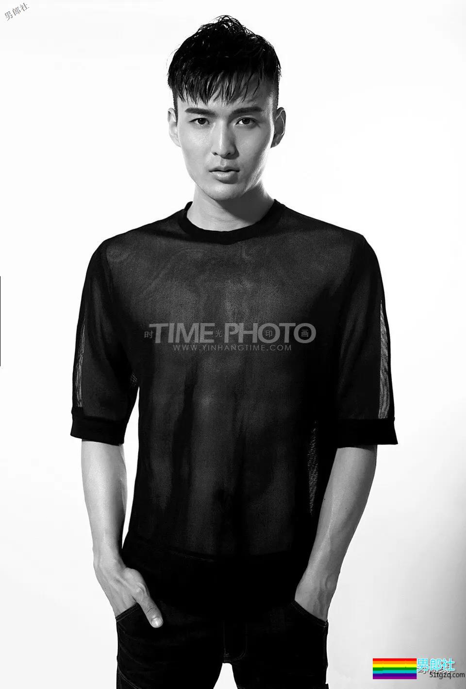 身高190腿长230，超帅鲜肌小狼狗欧巴，让我整个心都在荡漾了！！ - 51虹马