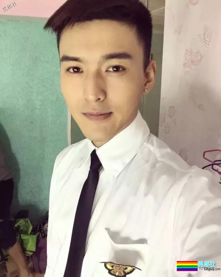 身高190腿长230，超帅鲜肌小狼狗欧巴，让我整个心都在荡漾了！！ - 51虹马