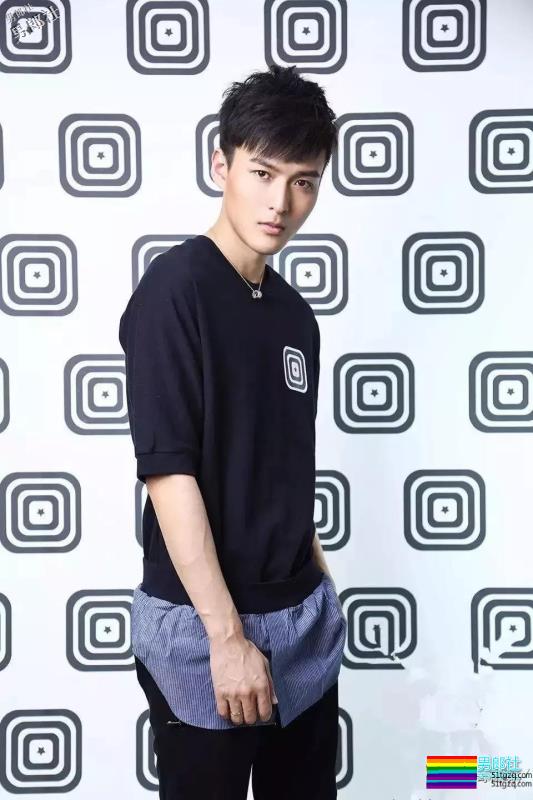 身高190腿长230,超帅鲜肌小狼狗欧巴,让我整个心都在荡漾了!! - 51虹马 身高190腿长230,超帅鲜肌小狼狗欧巴,让我整个心都在荡漾了!! - 51虹马