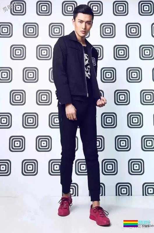 身高190腿长230，超帅鲜肌小狼狗欧巴，让我整个心都在荡漾了！！ - 51虹马