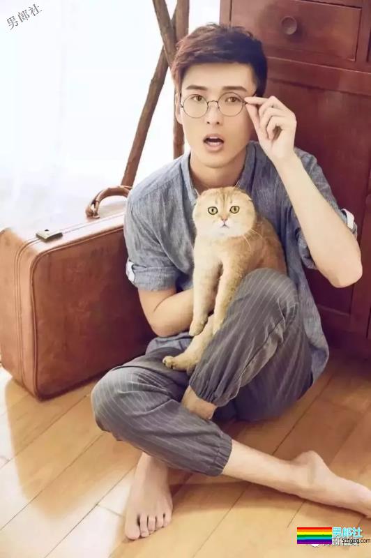 身高190腿长230，超帅鲜肌小狼狗欧巴，让我整个心都在荡漾了！！ - 51虹马