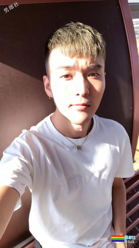 身高190腿长230，超帅鲜肌小狼狗欧巴，让我整个心都在荡漾了！！ - 51虹马