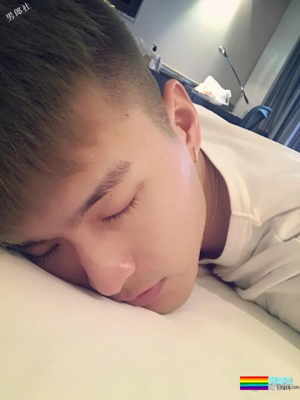 身高190腿长230,超帅鲜肌小狼狗欧巴,让我整个心都在荡漾了!! - 51虹马 身高190腿长230,超帅鲜肌小狼狗欧巴,让我整个心都在荡漾了!! - 51虹马