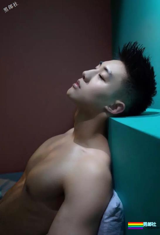 188cm大长腿重庆帅哥，衣服一脱我就想和他做朋友！ - 51虹马