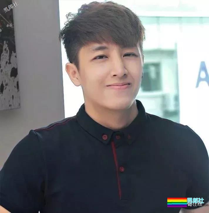 新晋体育生男模神似尼坤，一身腱子肉小腹肌，不要太太太太太迷人 - 51虹马