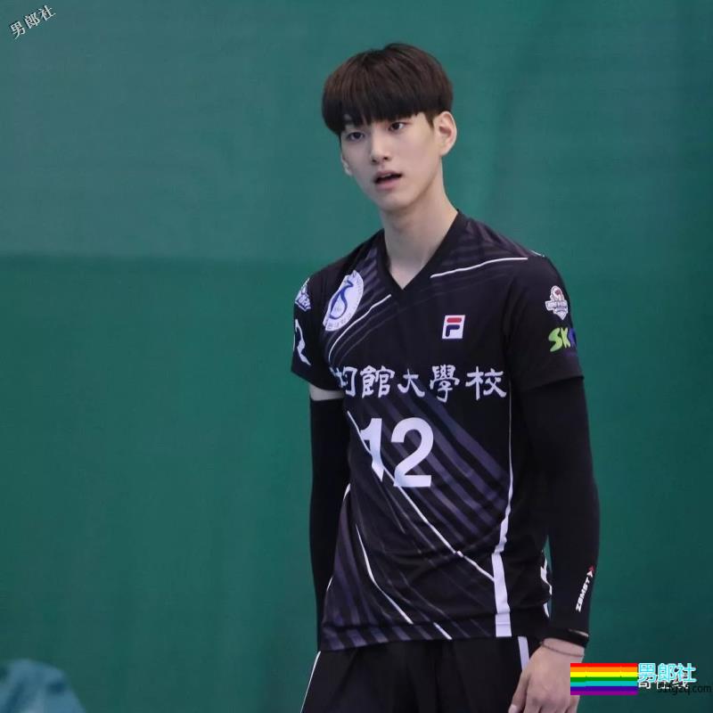 193CM排球队校草干净帅气，这么好看的小哥哥一定有男朋友了！ - 51虹马