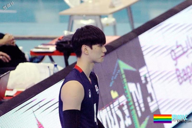 193CM排球队校草干净帅气，这么好看的小哥哥一定有男朋友了！ - 51虹马