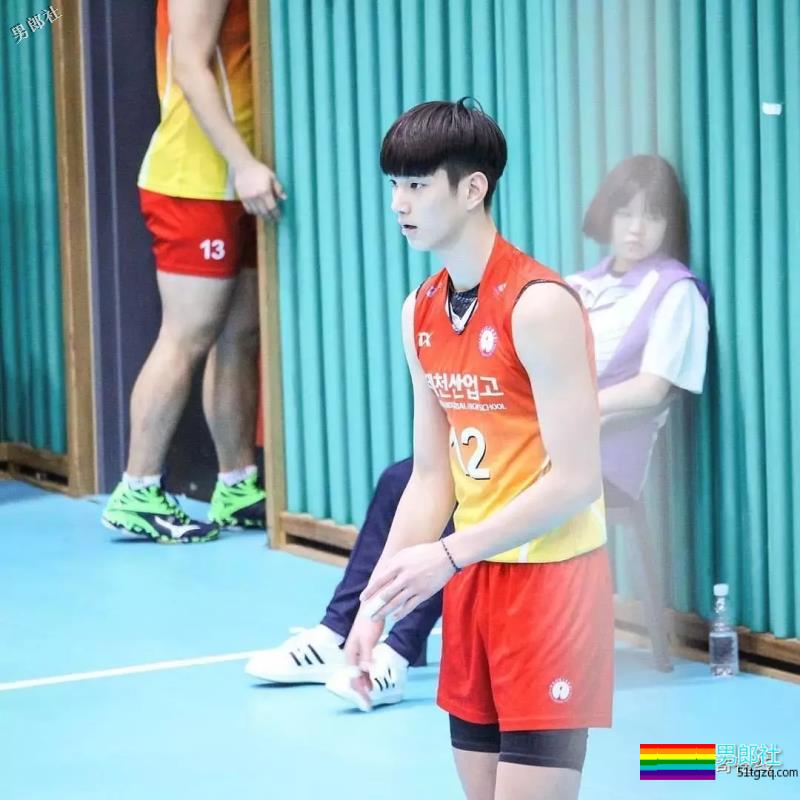 193CM排球队校草干净帅气，这么好看的小哥哥一定有男朋友了！ - 51虹马