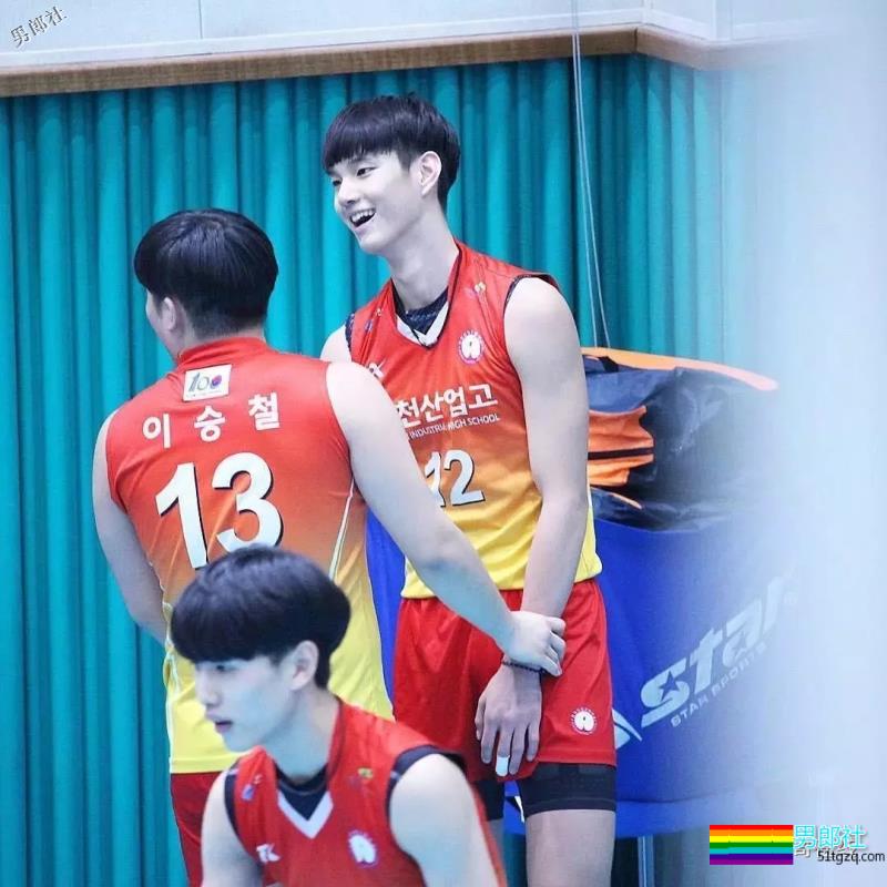 193CM排球队校草干净帅气,这么好看的小哥哥一定有男朋友了! - 51虹马 193CM排球队校草干净帅气,这么好看的小哥哥一定有男朋友了! - 51虹马