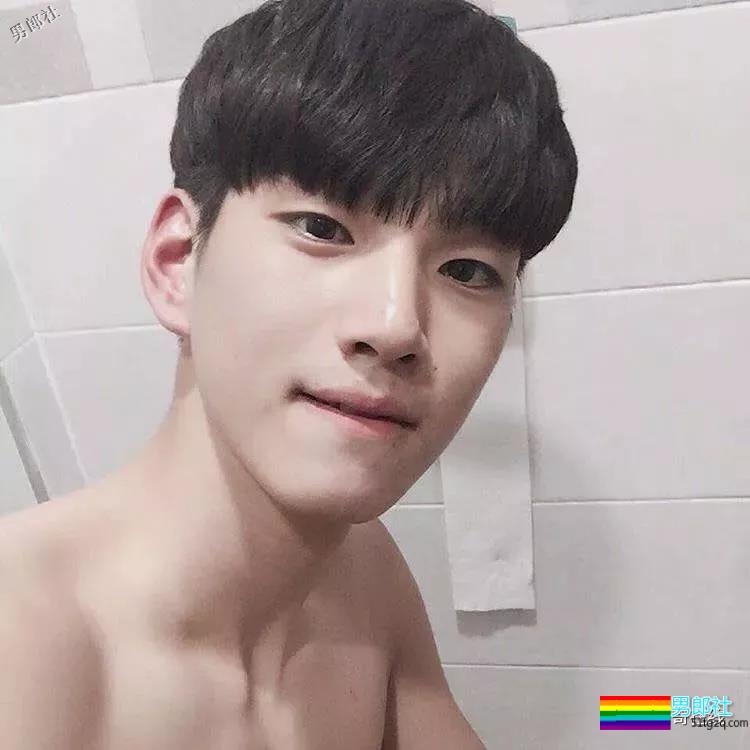 193CM排球队校草干净帅气,这么好看的小哥哥一定有男朋友了! - 51虹马 193CM排球队校草干净帅气,这么好看的小哥哥一定有男朋友了! - 51虹马