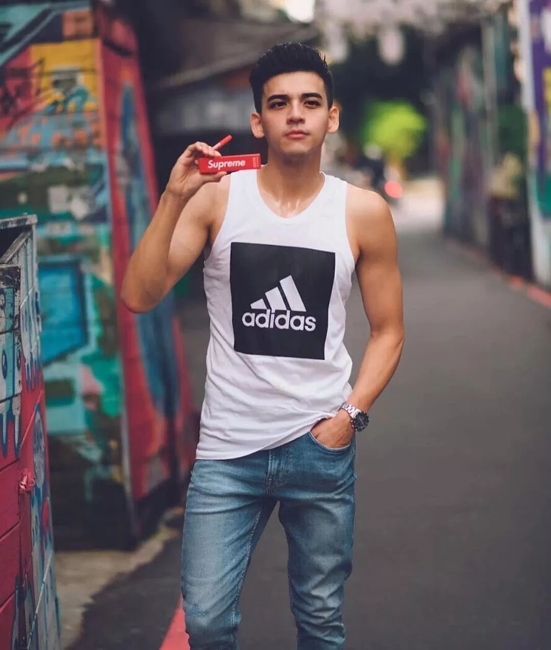 肌肉型男扒掉正装制服秀身材，沐浴照自带风情！！ - 51虹马