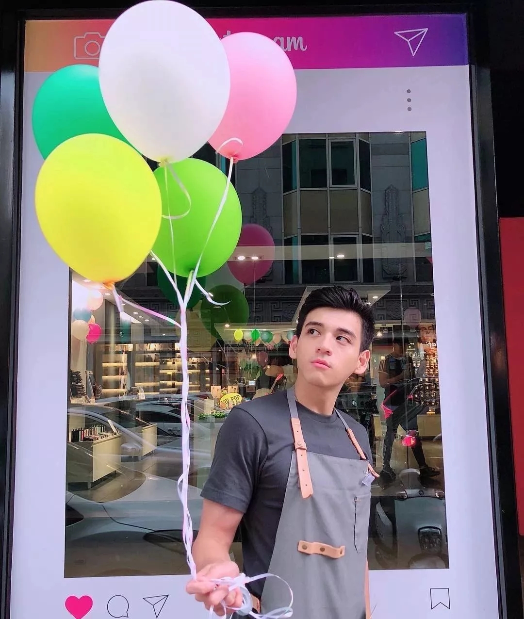 肌肉型男扒掉正装制服秀身材，沐浴照自带风情！！ - 51虹马