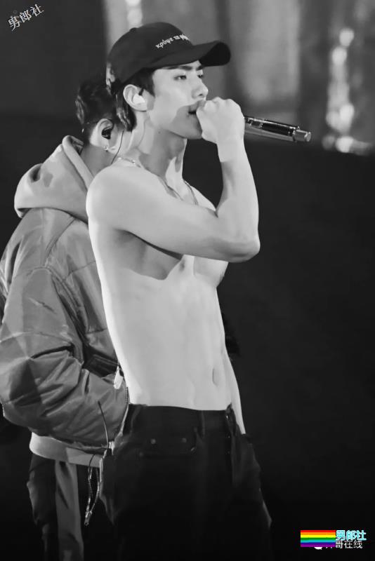 盛世美颜绝世好腰,肩宽翘臀大长腿,少年感十足的八块腹肌太可品口! - 51虹马 盛世美颜绝世好腰,肩宽翘臀大长腿,少年感十足的八块腹肌太可品口! - 51虹马