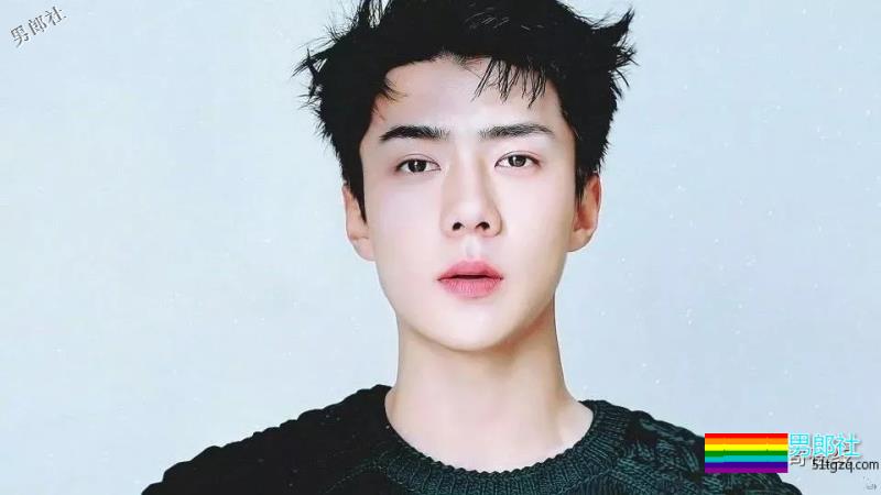 盛世美颜绝世好腰，肩宽翘臀大长腿，少年感十足的八块腹肌太可品口！ - 51虹马