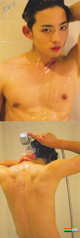 养眼男星浴巾都被扒了，小狼狗浴室戏真放得开 - 51虹马