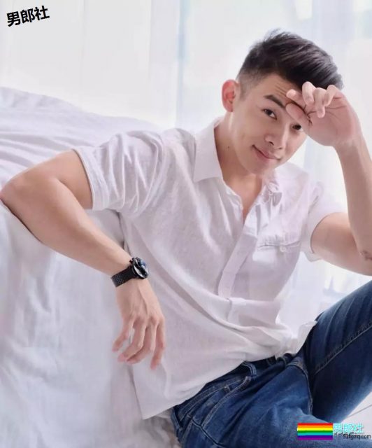 清秀奶油帅哥，表面上腼腼腆腆没想到这么浪！ - 51虹马