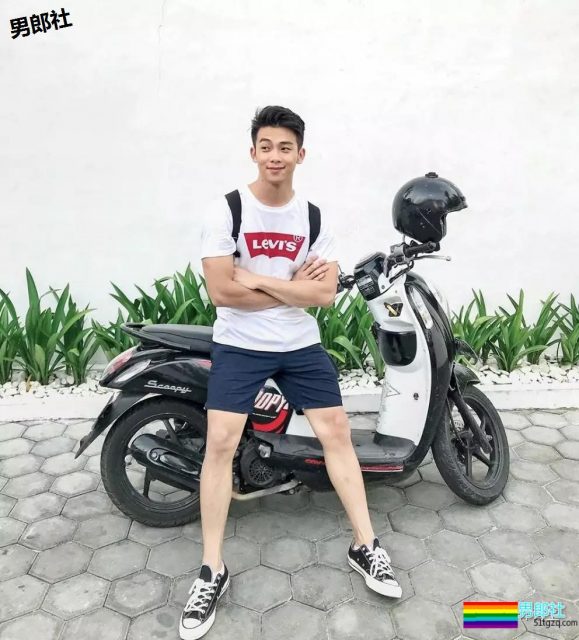 清秀奶油帅哥，表面上腼腼腆腆没想到这么浪！ - 51虹马