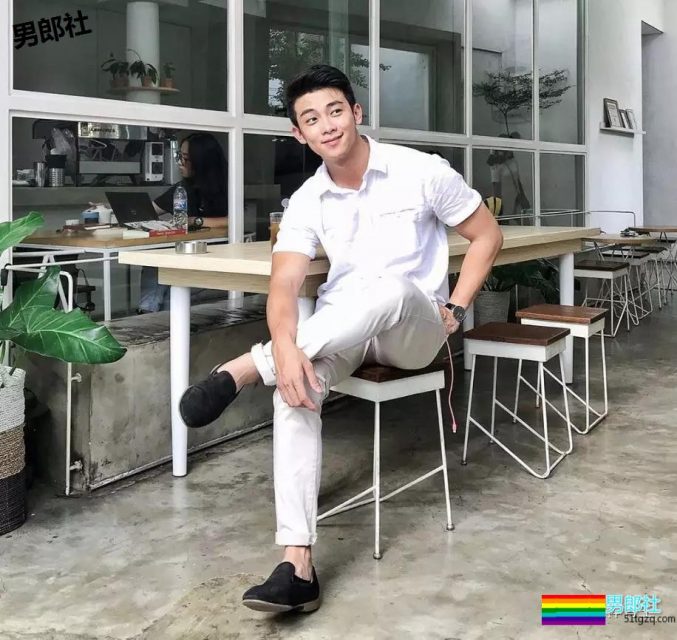 清秀奶油帅哥，表面上腼腼腆腆没想到这么浪！ - 51虹马