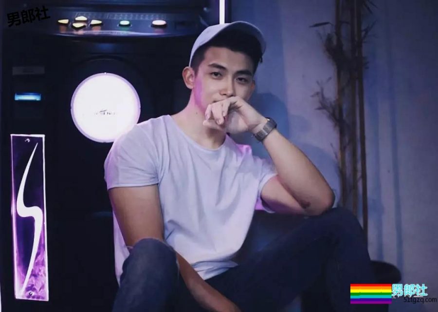 清秀奶油帅哥，表面上腼腼腆腆没想到这么浪！ - 51虹马