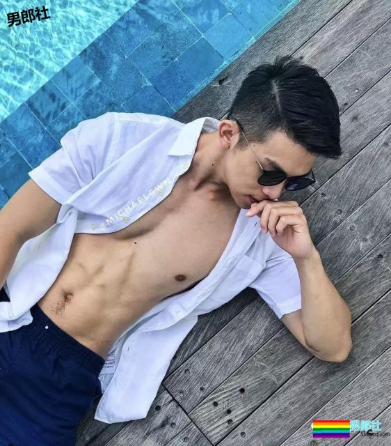 清秀奶油帅哥，表面上腼腼腆腆没想到这么浪！ - 51虹马