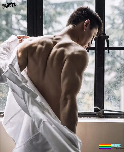 男模成功上位成新宠，粉红咪咪是杀手锏？ - 51虹马