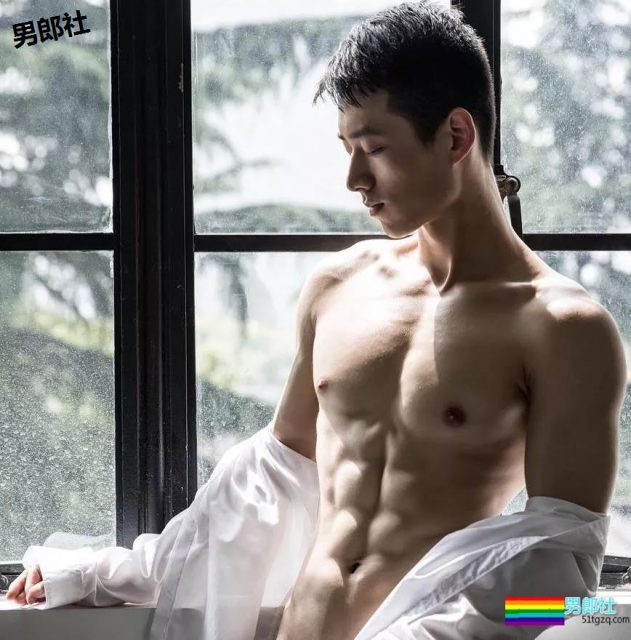 男模成功上位成新宠，粉红咪咪是杀手锏？ - 51虹马