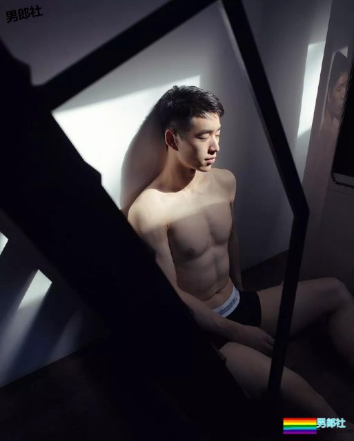 男模成功上位成新宠，粉红咪咪是杀手锏？ - 51虹马