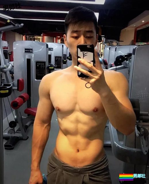 男模成功上位成新宠，粉红咪咪是杀手锏？ - 51虹马