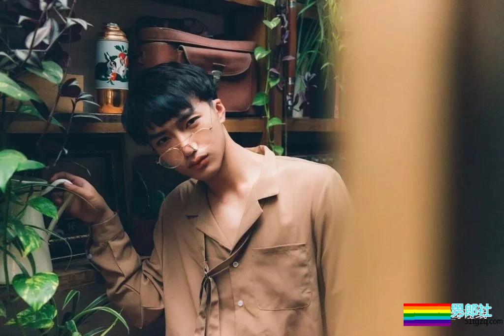 谢大师镜下98年帅嫩男模,高颜精瘦小腹肌,现在越来越“奔.放”了! - 51虹马 谢大师镜下98年帅嫩男模,高颜精瘦小腹肌,现在越来越“奔.放”了! - 51虹马