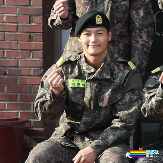 让学员翘高屁股健身!肌肉私教退伍后竟爱这口 - 51虹马 让学员翘高屁股健身!肌肉私教退伍后竟爱这口 - 51虹马