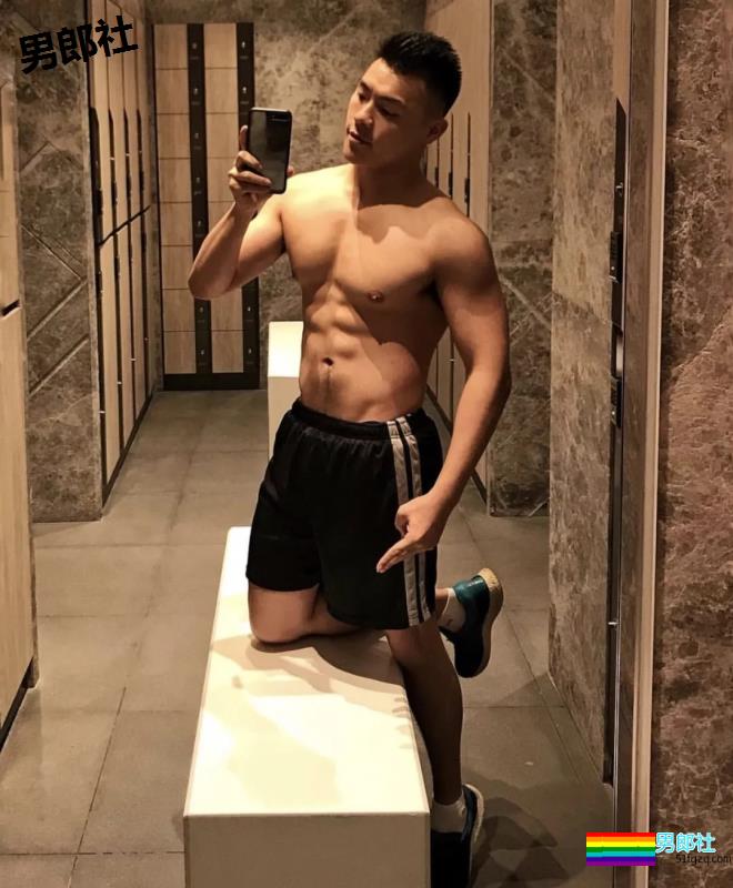 鸡笼警告！去头可食的翘屁男孩真的是湿的发大水！ - 51虹马