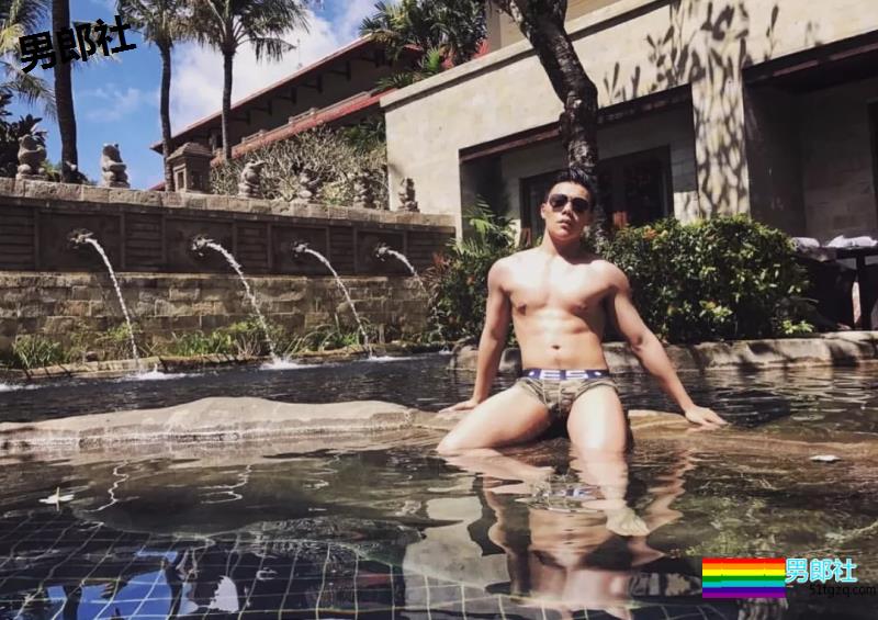 鸡笼警告!去头可食的翘屁男孩真的是湿的发大水! - 51虹马 鸡笼警告!去头可食的翘屁男孩真的是湿的发大水! - 51虹马