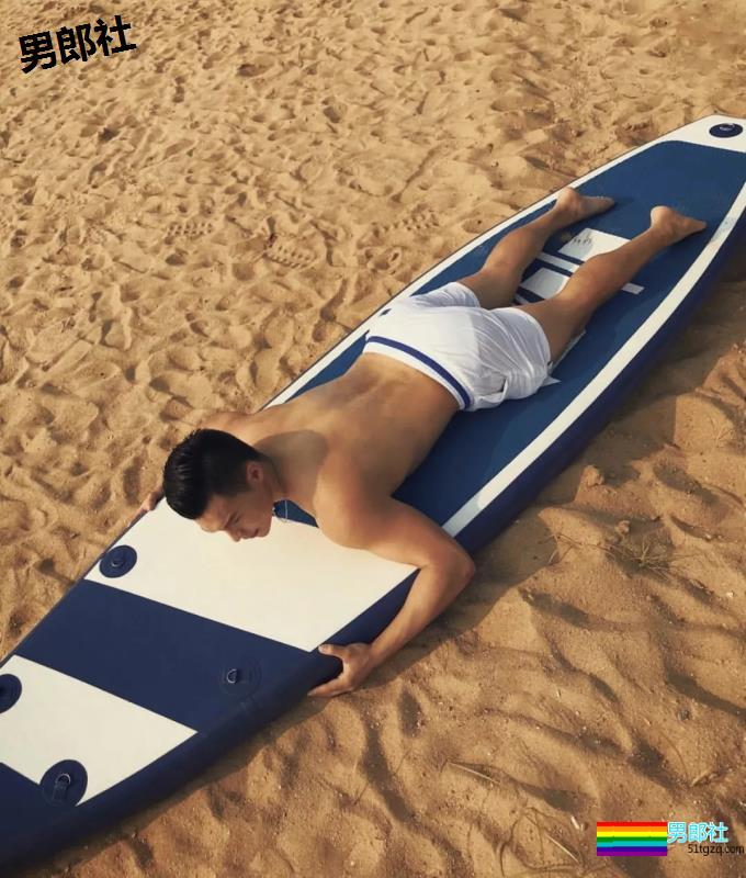 鸡笼警告！去头可食的翘屁男孩真的是湿的发大水！ - 51虹马