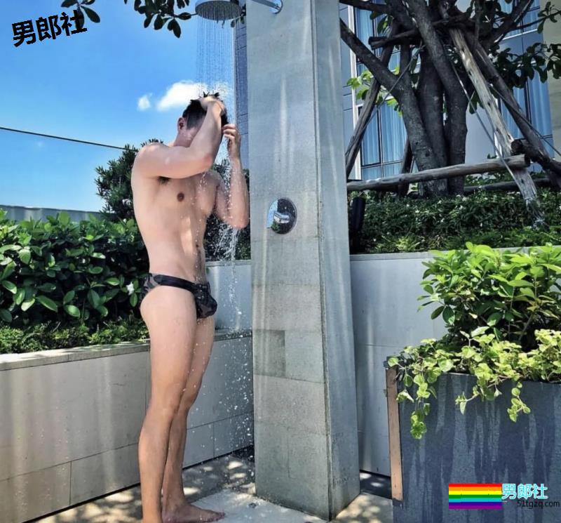 鸡笼警告!去头可食的翘屁男孩真的是湿的发大水! - 51虹马 鸡笼警告!去头可食的翘屁男孩真的是湿的发大水! - 51虹马