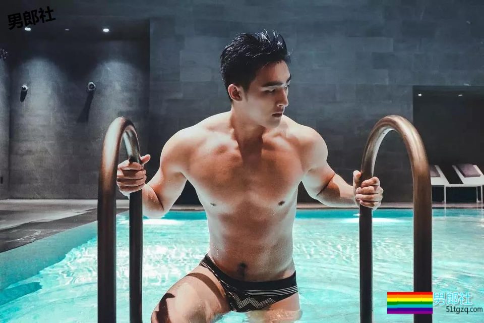 姿势超多！奶凶小狼狗最新硬照一览！ - 51虹马