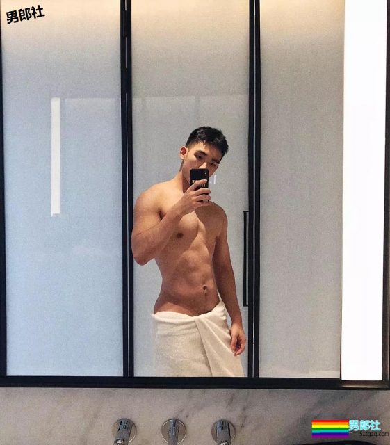 姿势超多！奶凶小狼狗最新硬照一览！ - 51虹马