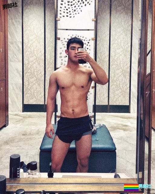 姿势超多！奶凶小狼狗最新硬照一览！ - 51虹马