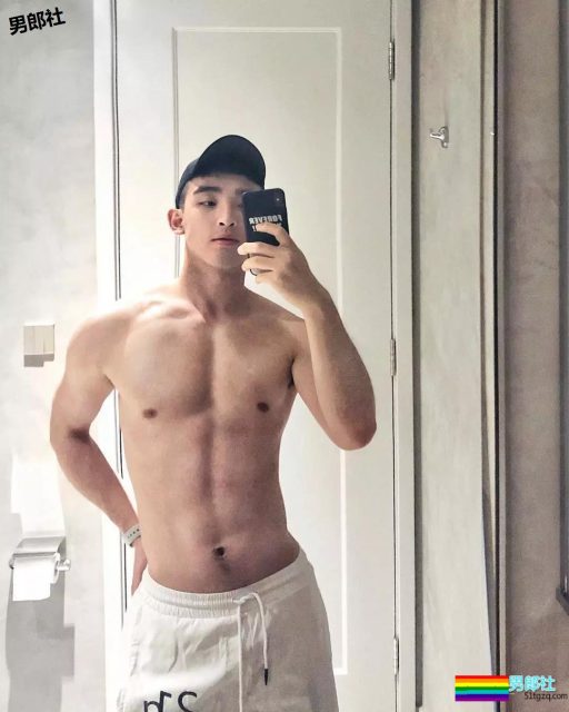 姿势超多！奶凶小狼狗最新硬照一览！ - 51虹马