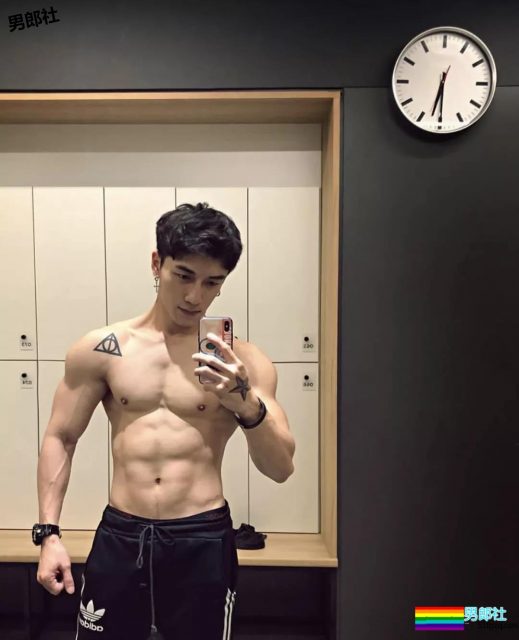 超不爱穿内裤自拍的泰国模特！单凭这身肌肉我就非常可以！ - 51虹马